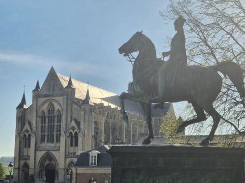 Duc d'Orléans devant la Collégiale-Eu