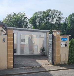 Portail - cour d'entrée